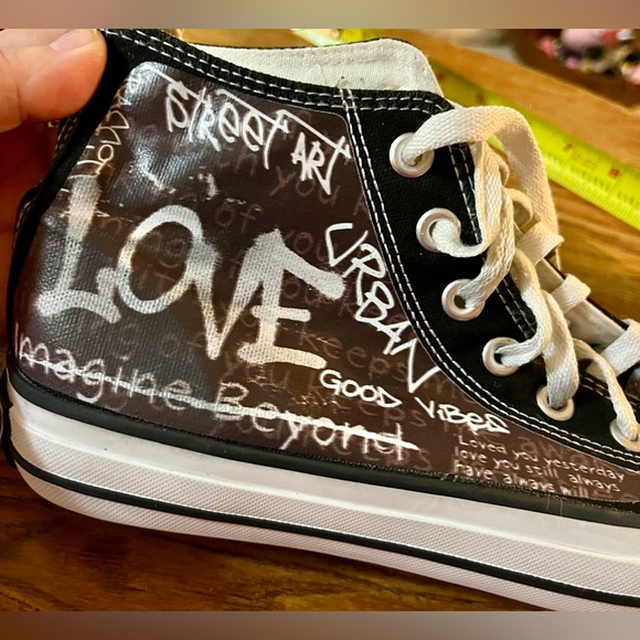 Urban Graffiti Black High Top Sneakers Size 8.5 Women & Size 7 Mens - Picture 1 of 7